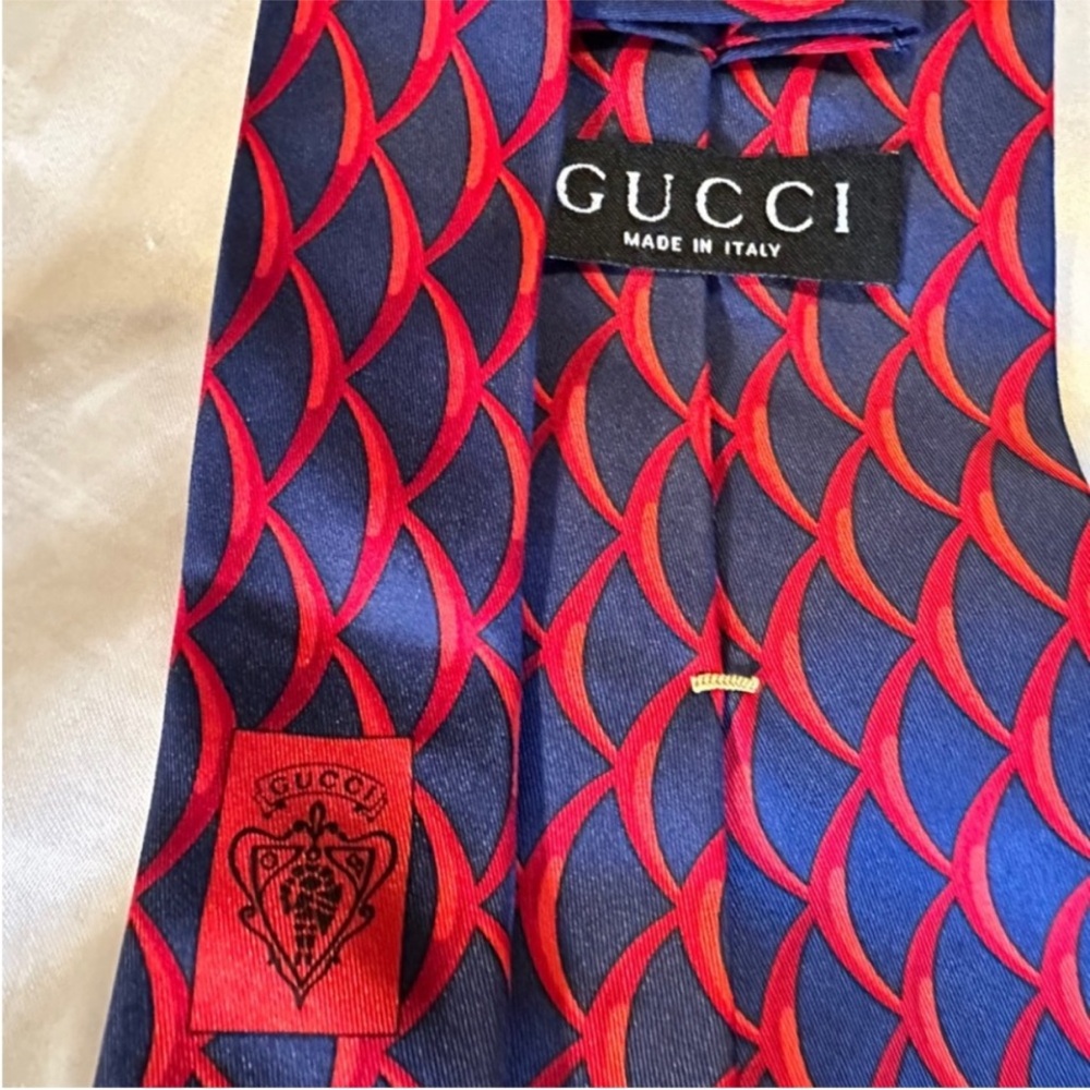 Gucci Blue and Red Patterned Tie